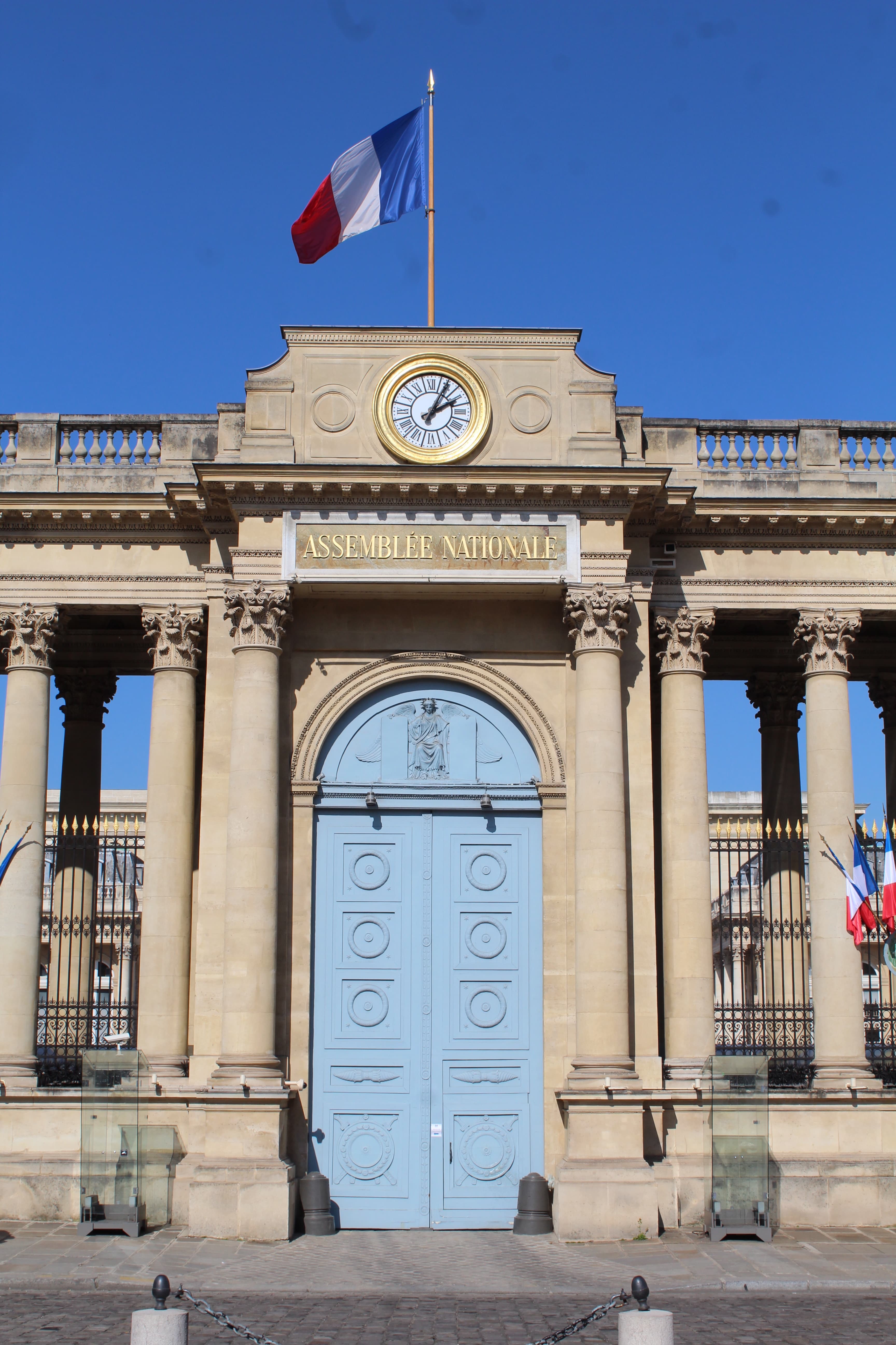 Façade sud du Palais Bourbon, siège de l’Assemblée nationale à Paris
